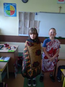 Dzieci komunijne dla rówieśników z krajów misyjnych  Maj 2018r