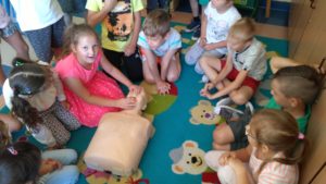 „Ratujemy i Uczymy Ratować”- w wykonaniu uczniów klas  I