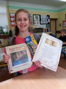 Tosia Nowak z kl. 2b – laureatką powiatowego konkursu plastycznego