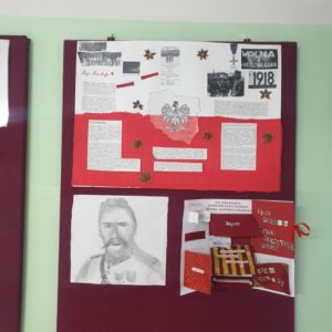 „Szkoła do hymnu”