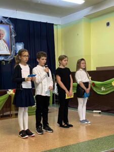 XXIII Dzień Papieski w szkole im. Orła Białego w Michałówce